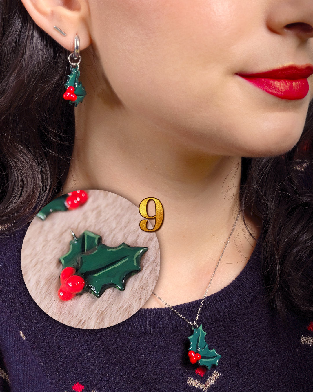 Pendentifs faits main portés par une femme : feuilles de houx