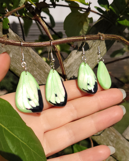 4 boucles d'oreilles en forme d'ailes de papillon vertes de type piéride du chou, de tailles différentes