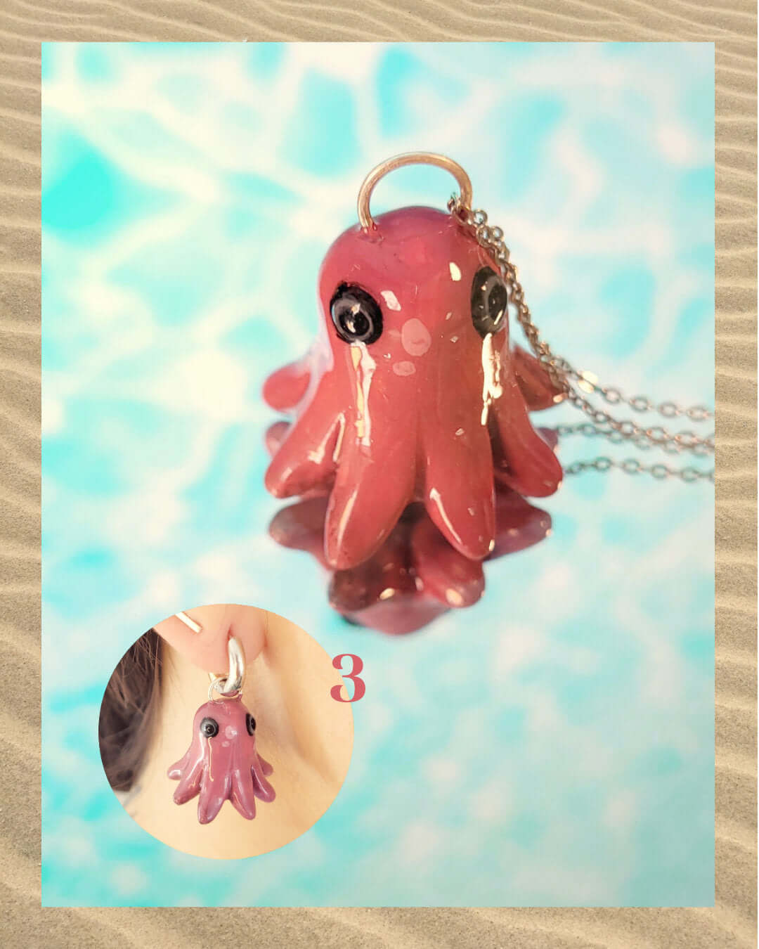 Pendentif amusant en forme de poulpe violet, sur un fond aquatique faisant penser à la surface d'une piscine.